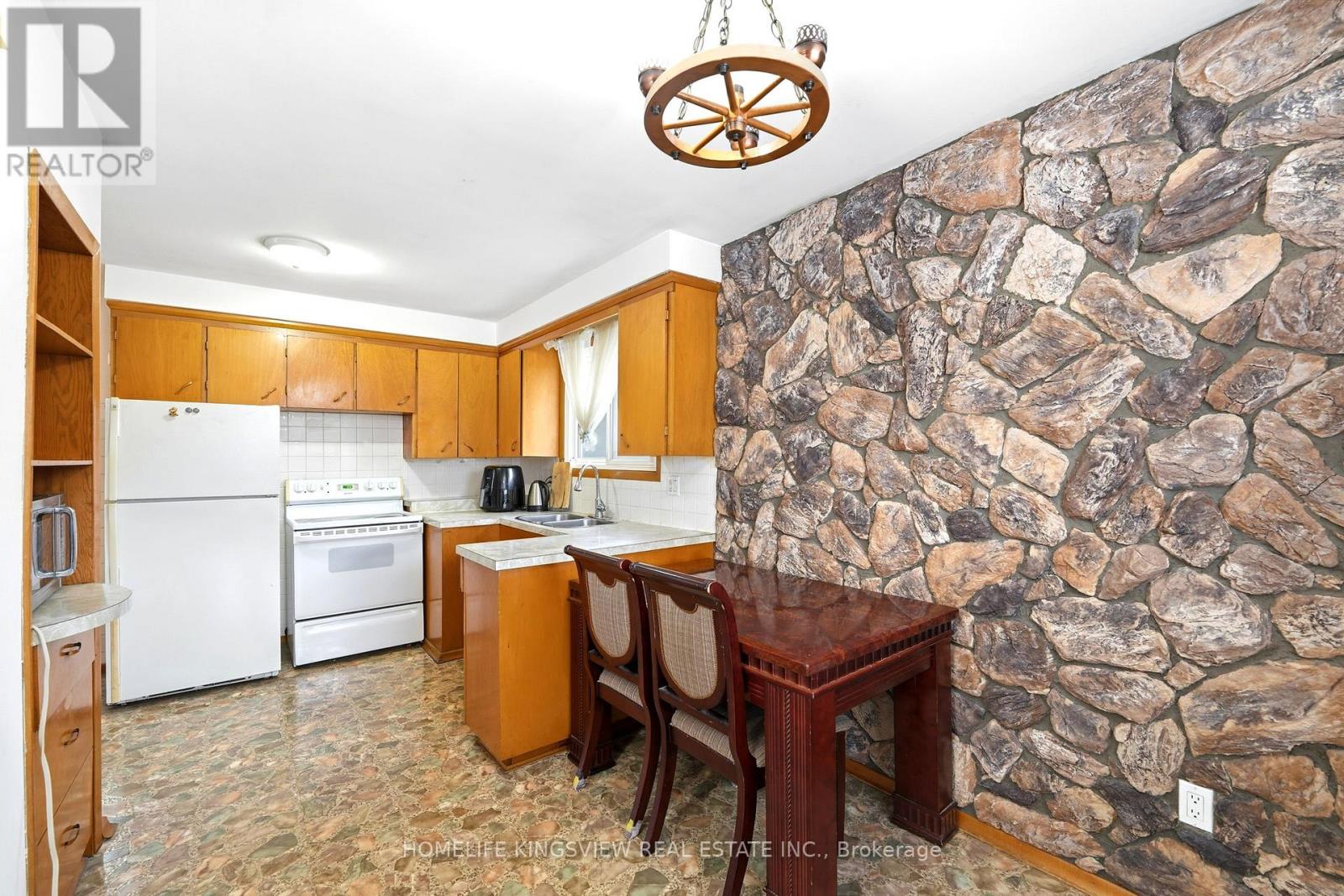 656 Athol Street E, Oshawa, Ontario  L1H 1M3 - Photo 5 - E12840684