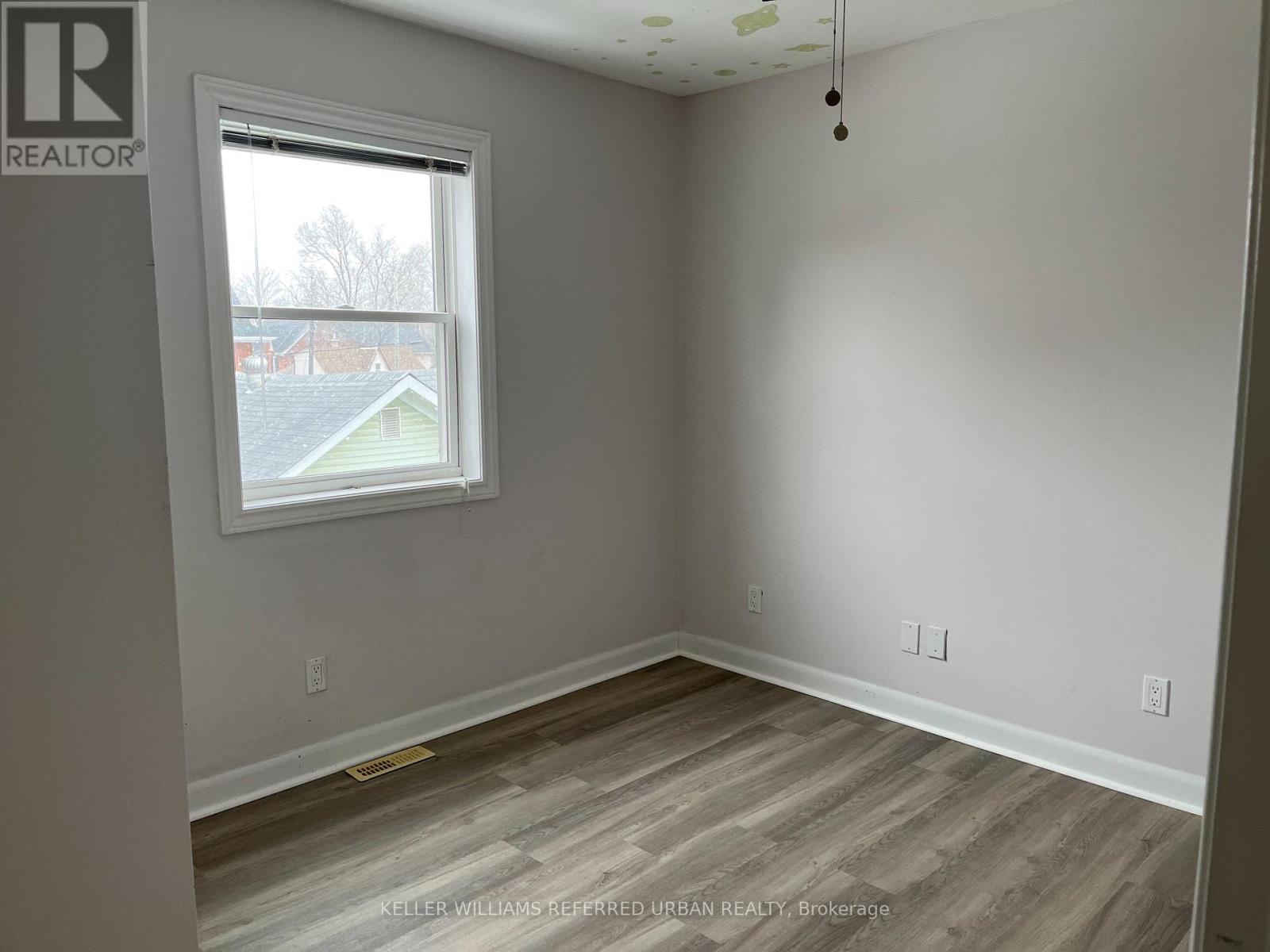 46 Sanford Street, Barrie, Ontario  L4N 3C4 - Photo 12 - S12843798