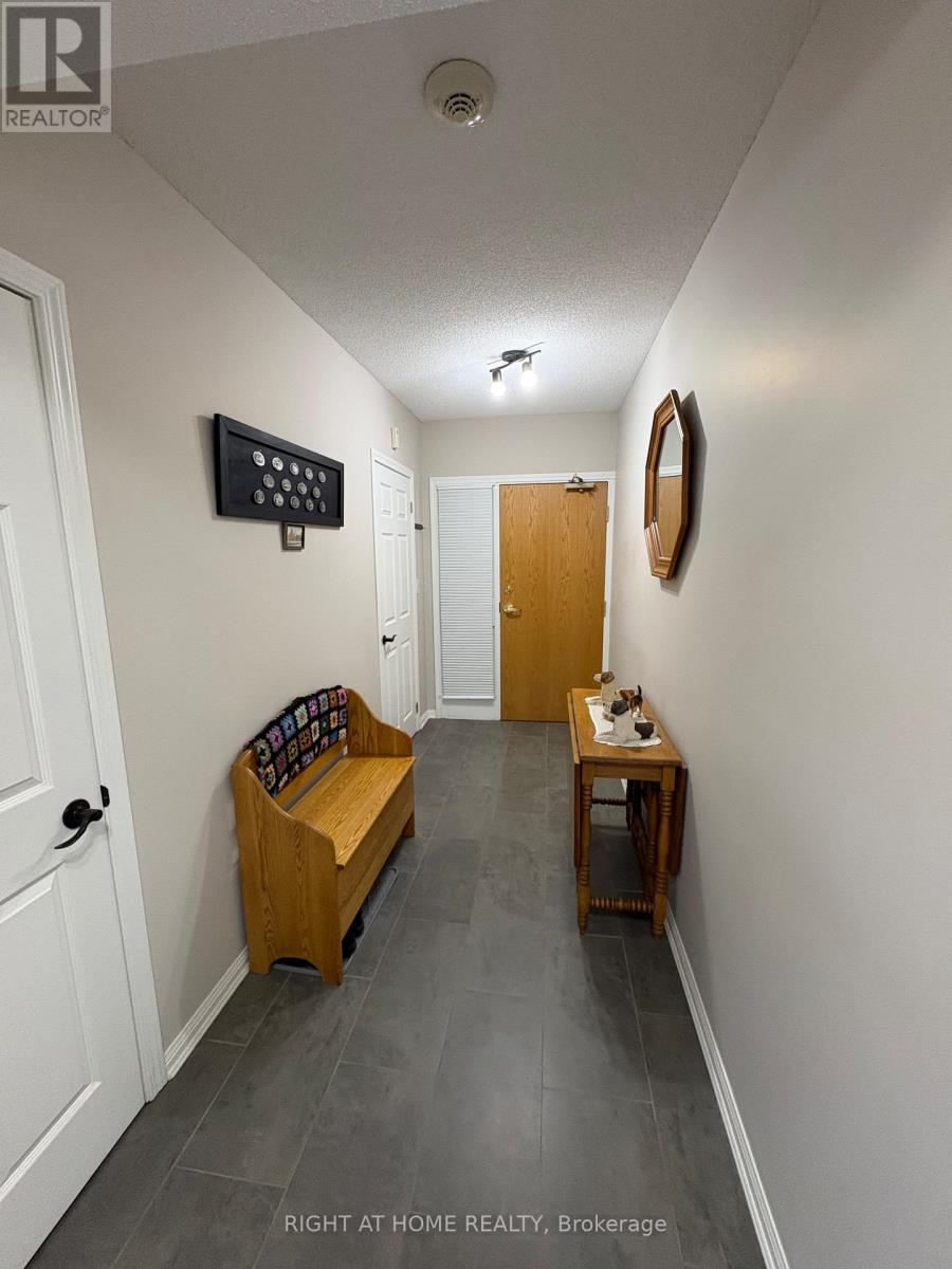 412 - 94 Dean Avenue, Barrie (Painswick South), Ontario  L4N 0M3 - Photo 25 - S12843978