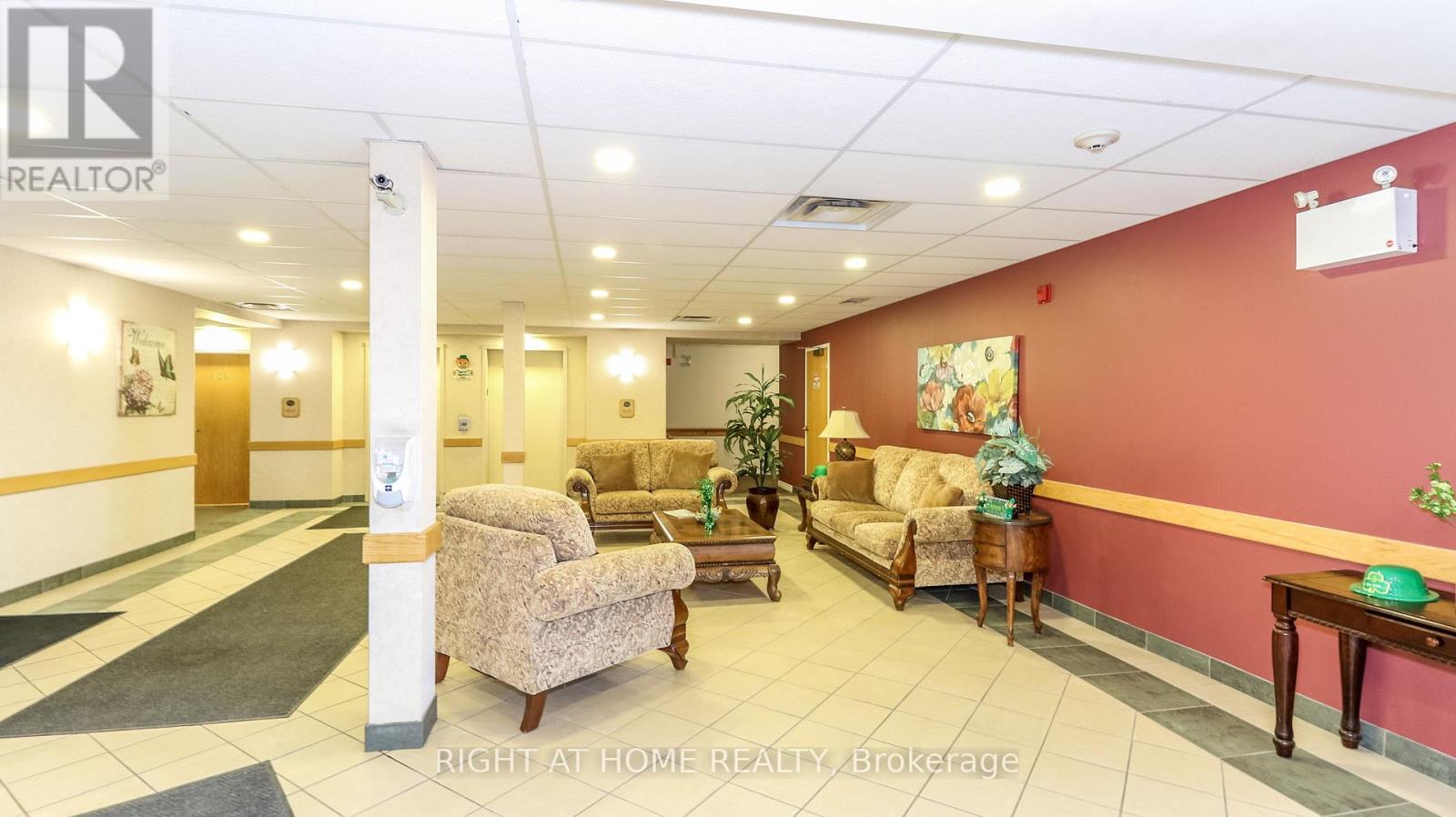 412 - 94 Dean Avenue, Barrie (Painswick South), Ontario  L4N 0M3 - Photo 4 - S12843978