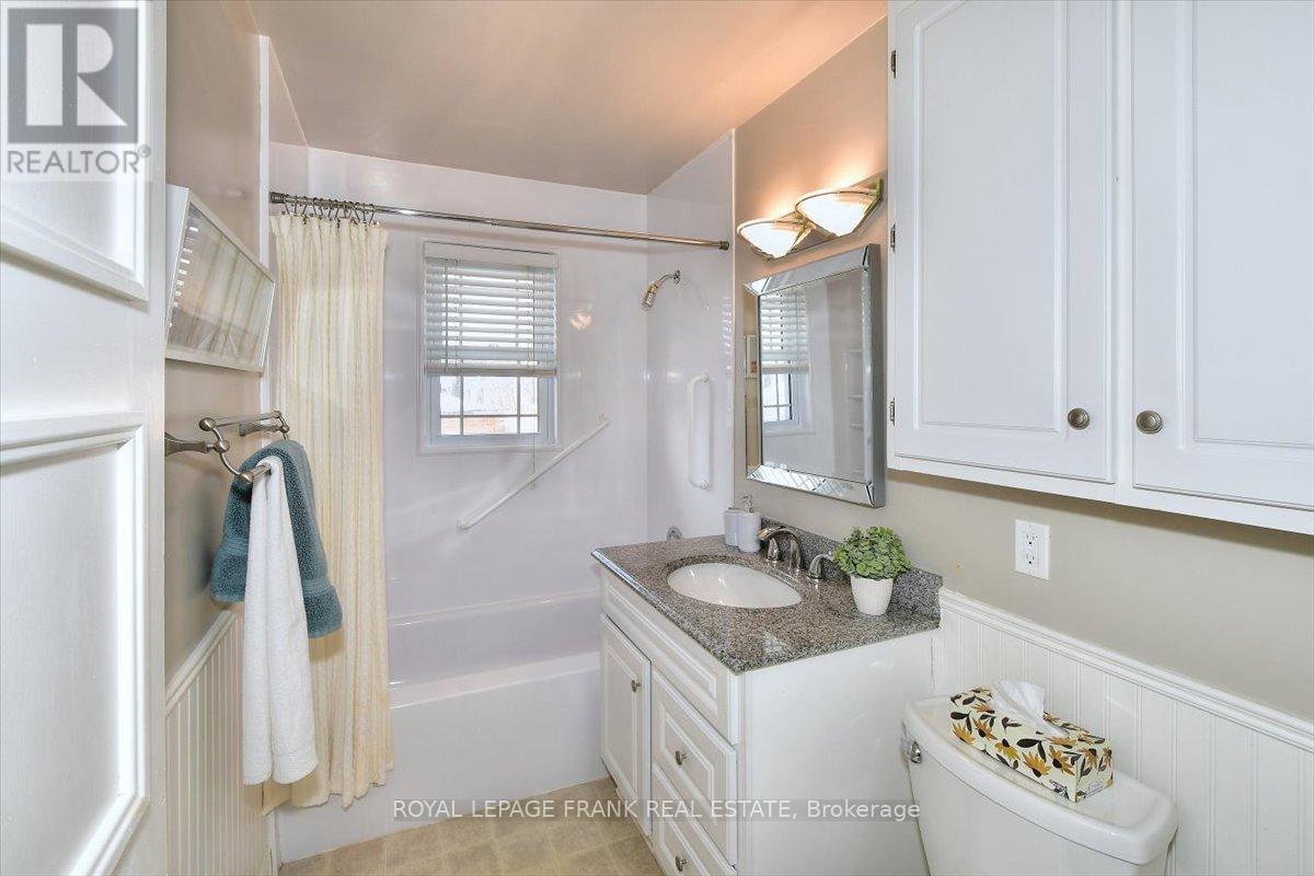 1369 Armstrong Drive, Peterborough, Ontario  K9J 6G4 - Photo 14 - X12799270