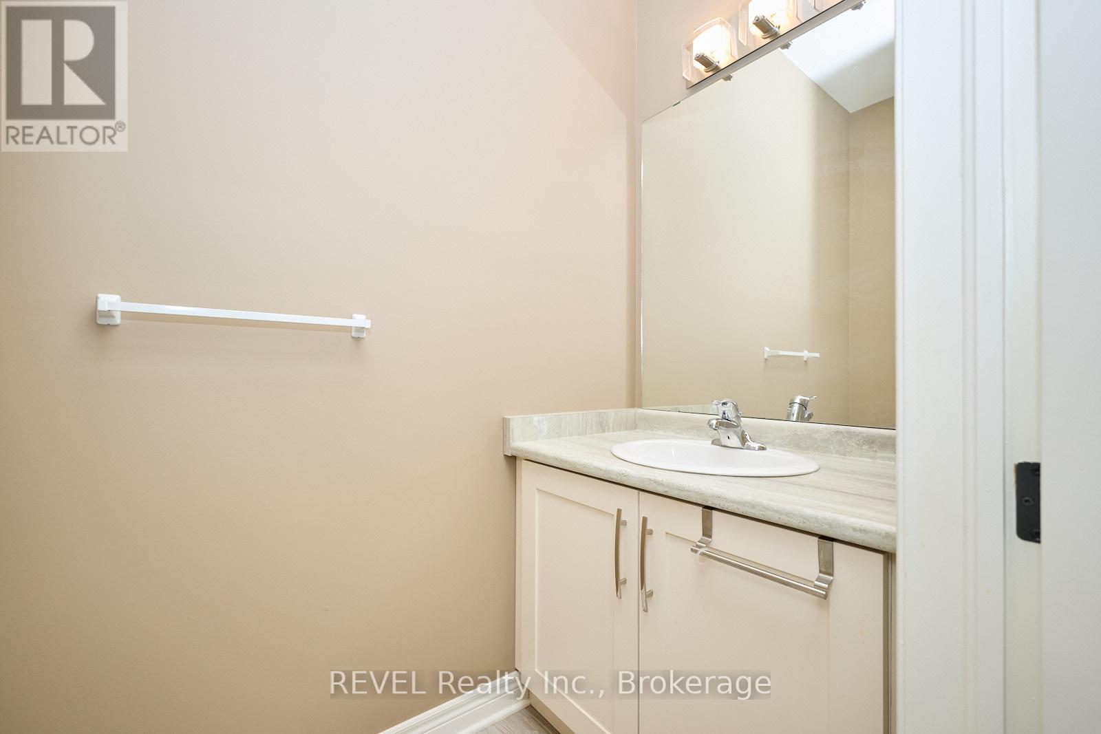 8446 Jennifer Crescent, Niagara Falls, Ontario  L2H 0J3 - Photo 15 - X12829368