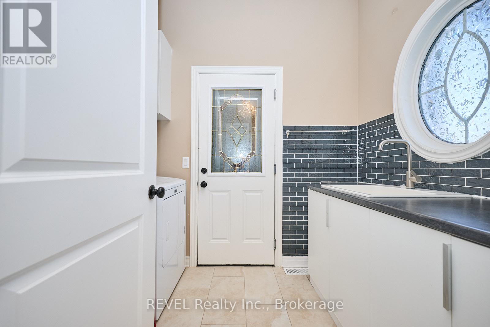 8446 Jennifer Crescent, Niagara Falls, Ontario  L2H 0J3 - Photo 10 - X12829368