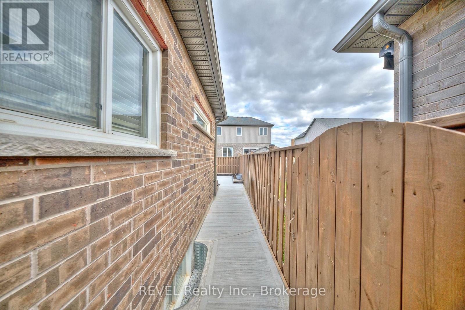 8446 Jennifer Crescent, Niagara Falls, Ontario  L2H 0J3 - Photo 23 - X12829368