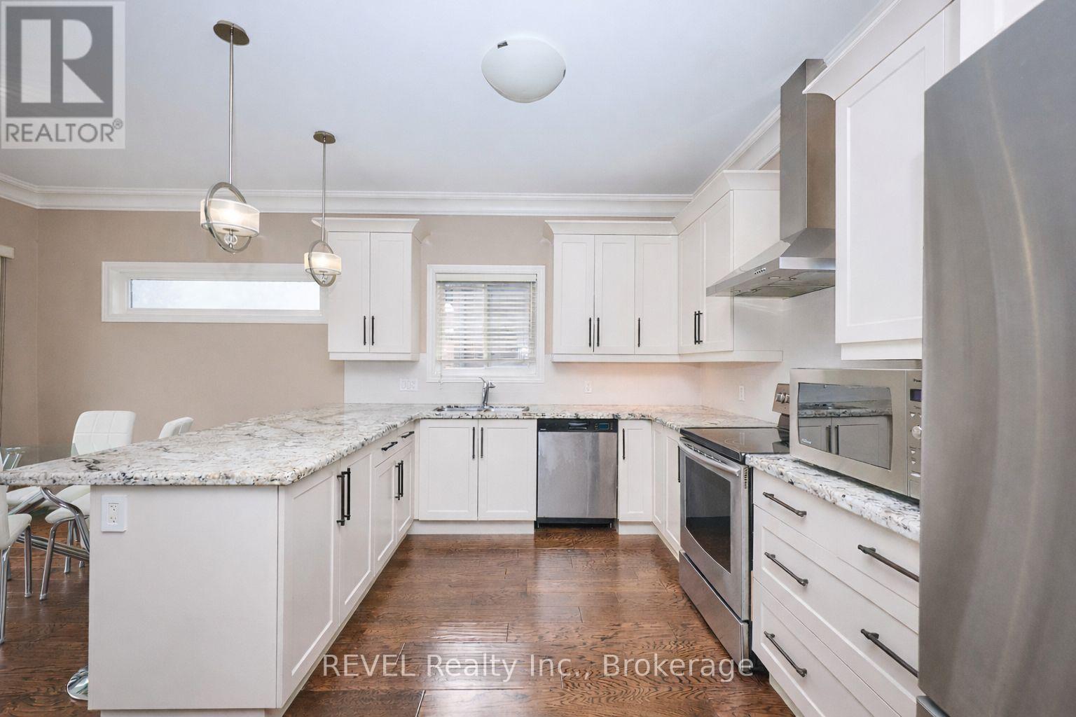 8446 Jennifer Crescent, Niagara Falls, Ontario  L2H 0J3 - Photo 4 - X12829368