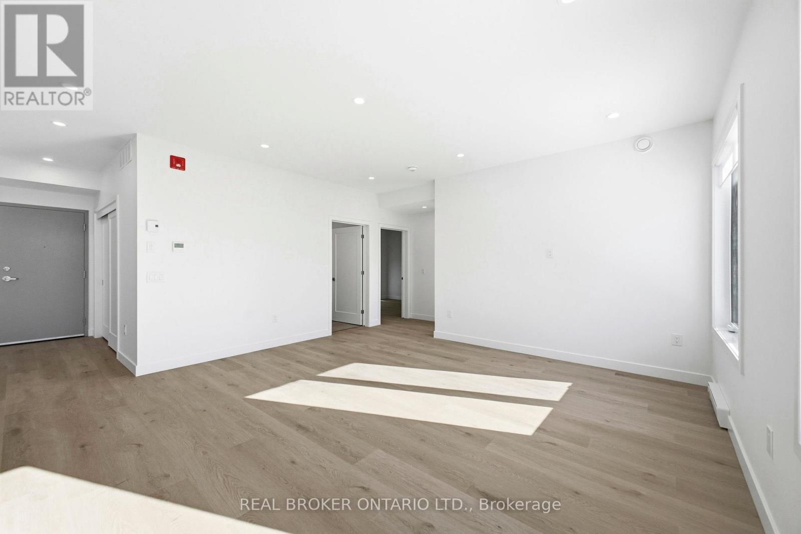 4 - 184 Woodroffe Avenue, Ottawa, Ontario  K2A 3T9 - Photo 10 - X12806170