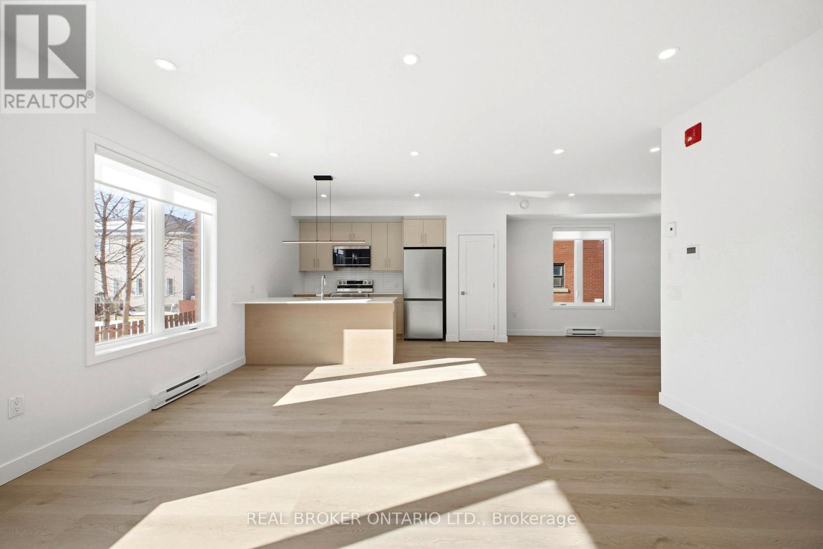 4 - 184 Woodroffe Avenue, Ottawa, Ontario  K2A 3T9 - Photo 5 - X12806170