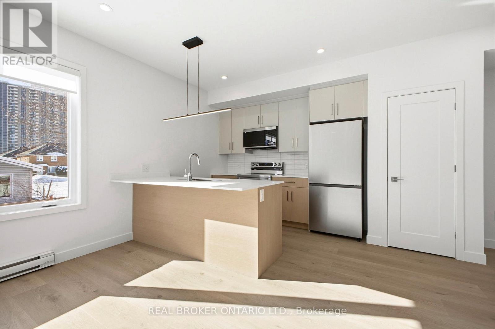 4 - 184 Woodroffe Avenue, Ottawa, Ontario  K2A 3T9 - Photo 7 - X12806170