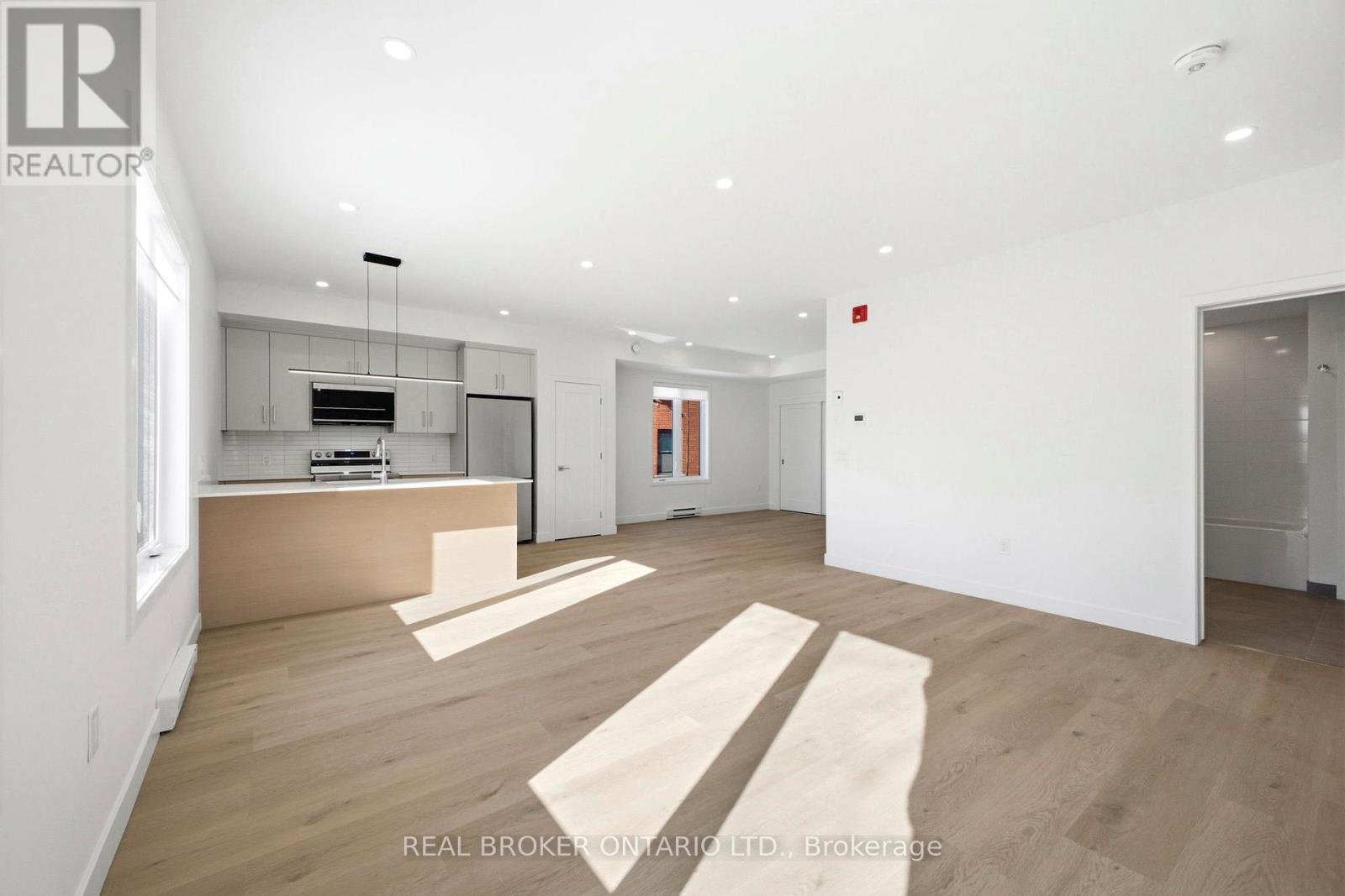 4 - 184 Woodroffe Avenue, Ottawa, Ontario  K2A 3T9 - Photo 6 - X12806170