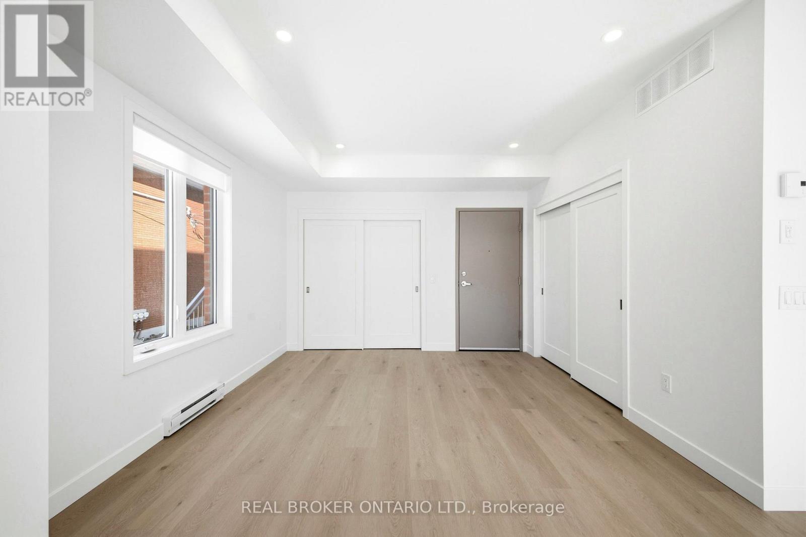 4 - 184 Woodroffe Avenue, Ottawa, Ontario  K2A 3T9 - Photo 2 - X12806170