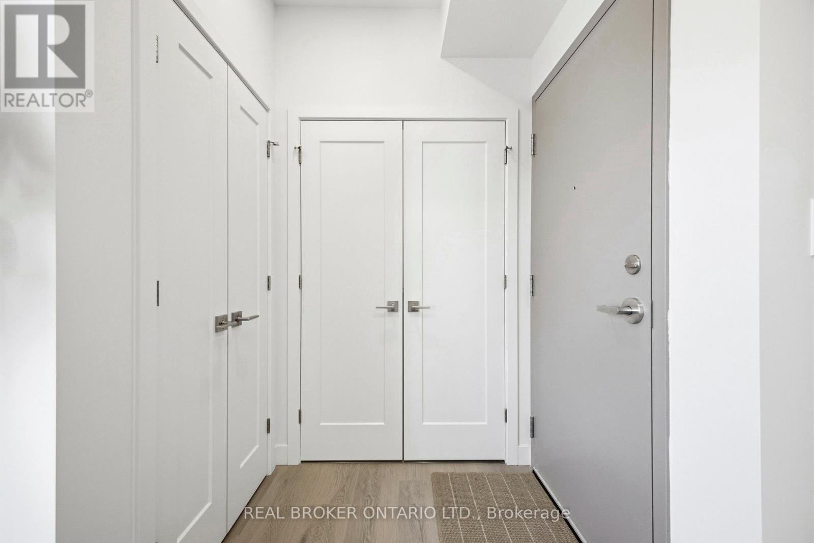 6 - 184 Woodroffe Avenue, Ottawa, Ontario  K2A 3T9 - Photo 2 - X12806174