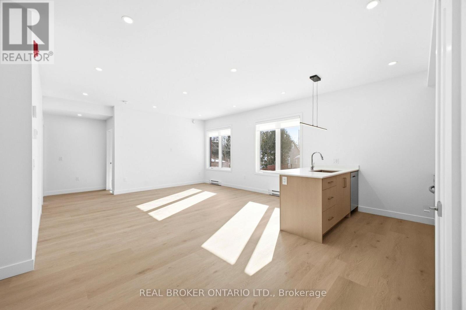 4 - 184 Woodroffe Avenue, Ottawa, Ontario  K2A 3T9 - Photo 3 - X12806170