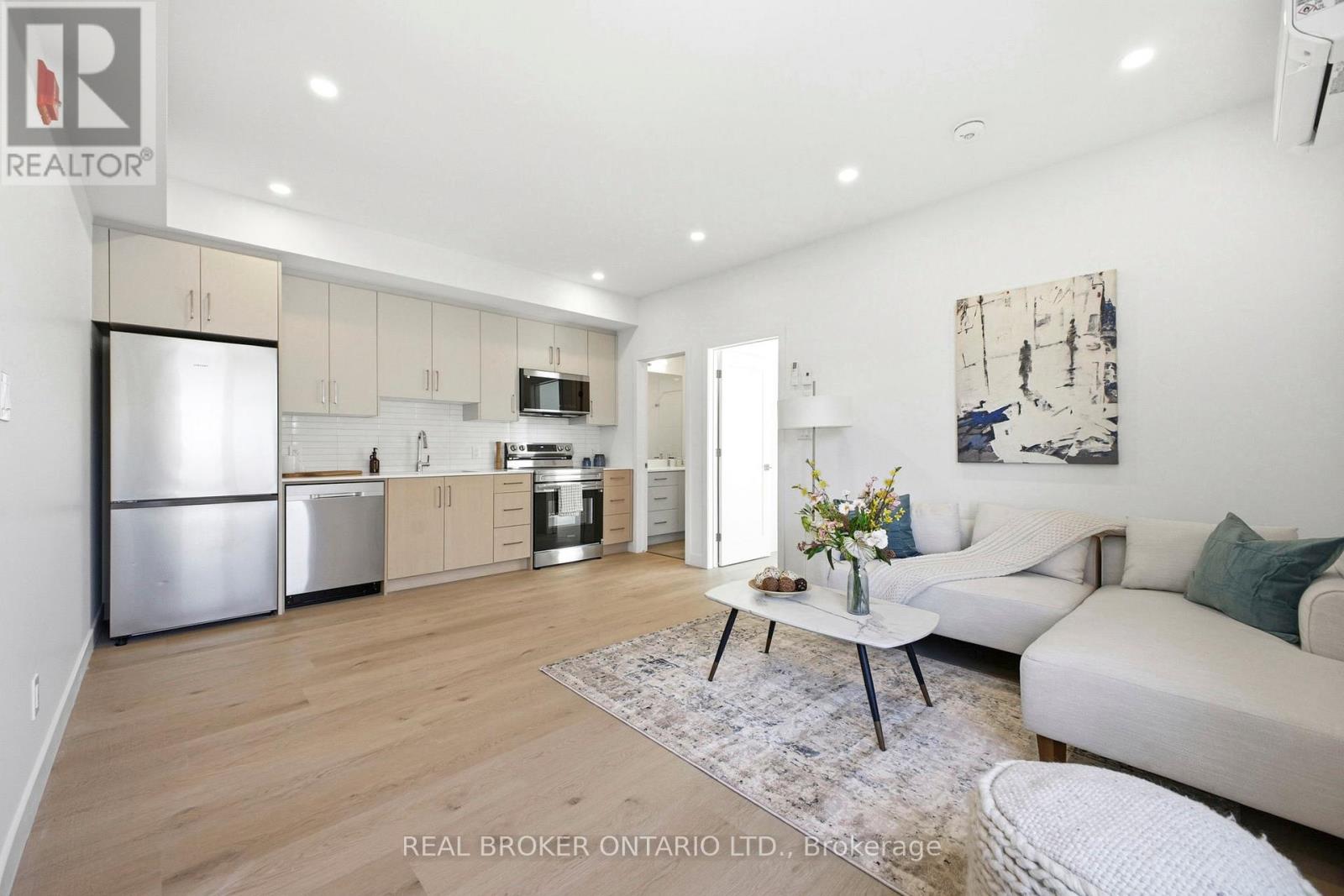 6 - 184 Woodroffe Avenue, Ottawa, Ontario  K2A 3T9 - Photo 3 - X12806174