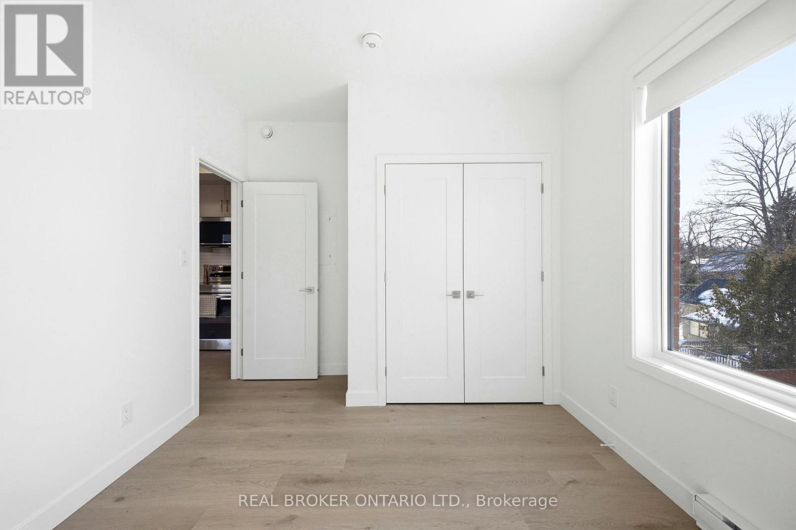 6 - 184 Woodroffe Avenue, Ottawa, Ontario  K2A 3T9 - Photo 9 - X12806174