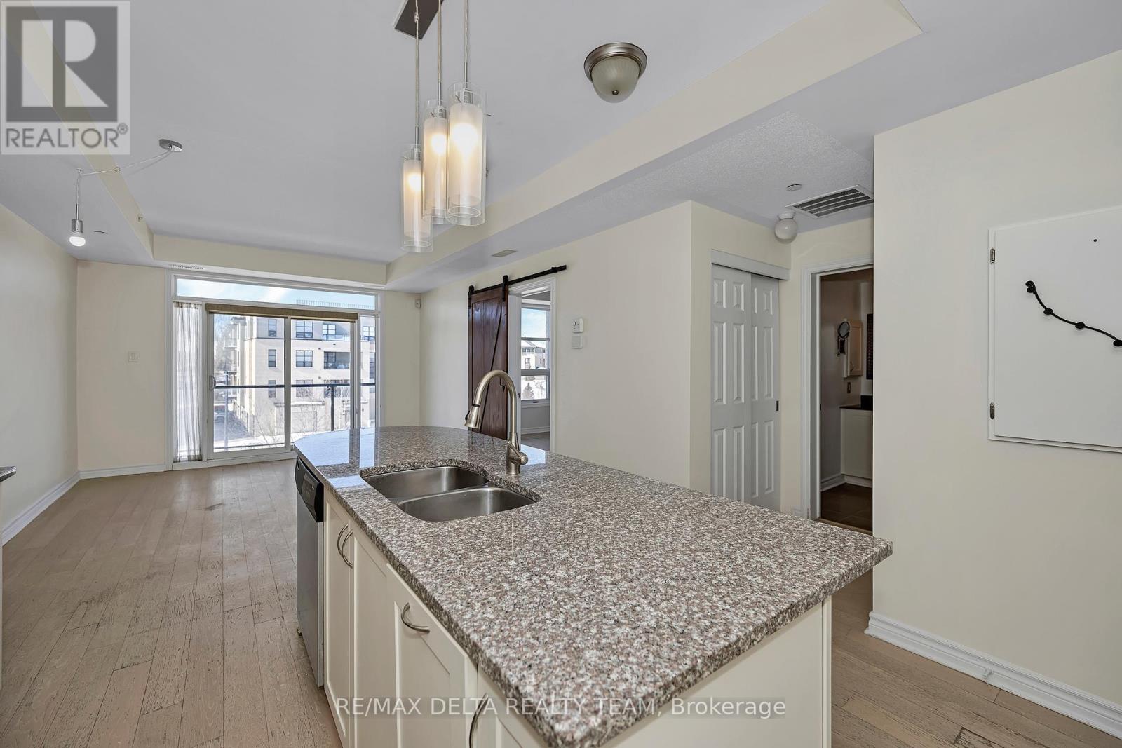 303 - 140 Montblanc Private, Ottawa, Ontario  K1C 0B3 - Photo 10 - X12841450