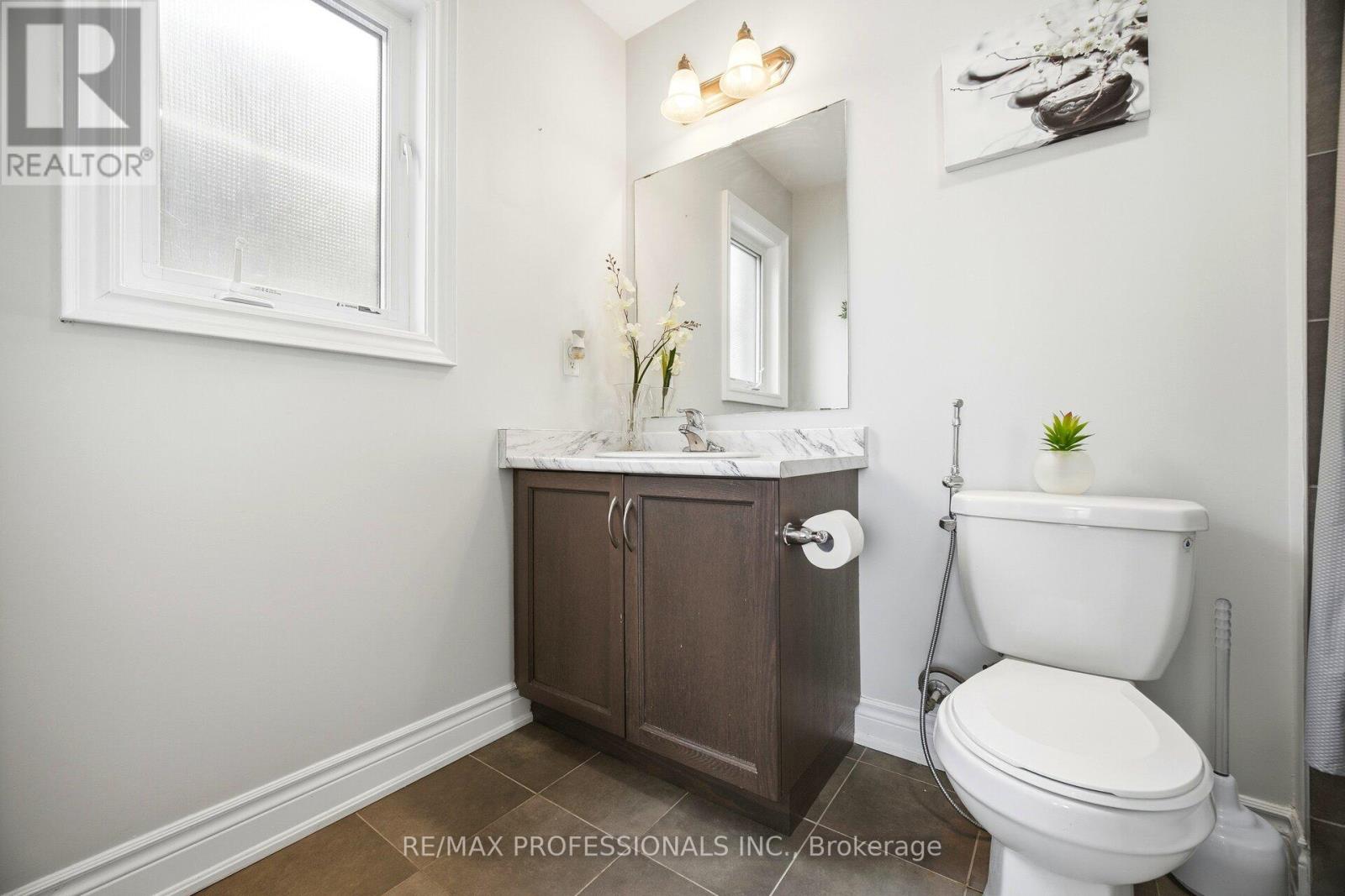 5 Mugford Crescent, Brampton, Ontario  L6Y 6A7 - Photo 37 - W12787414