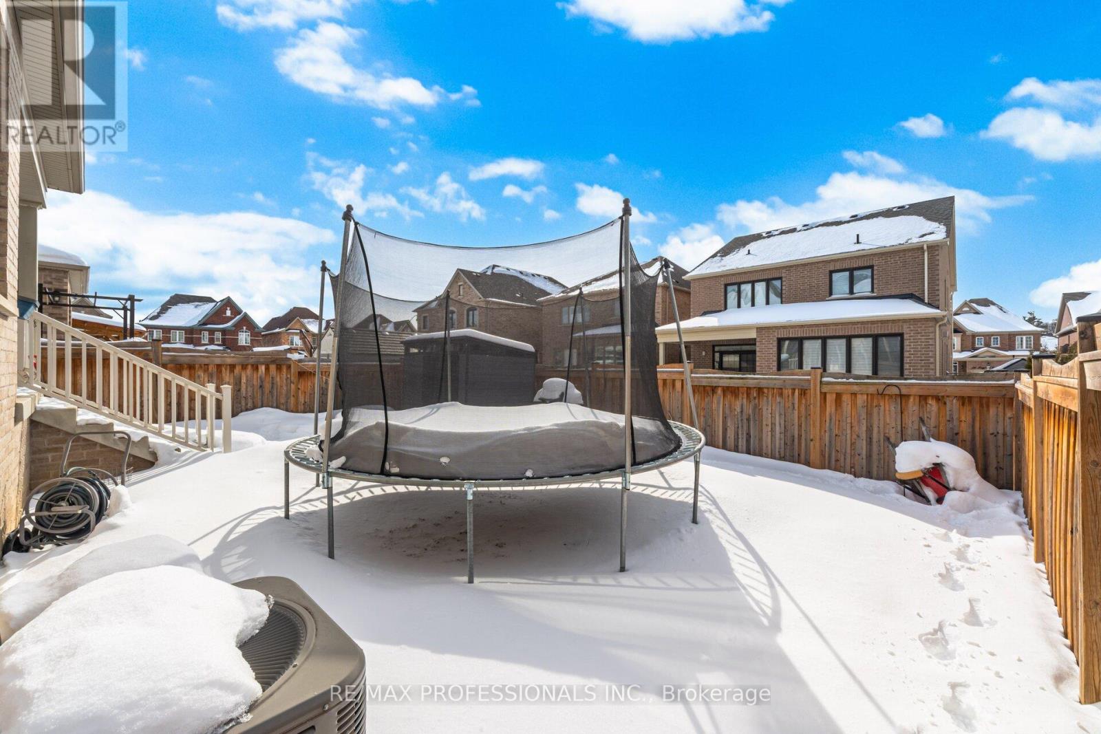 5 Mugford Crescent, Brampton, Ontario  L6Y 6A7 - Photo 50 - W12787414