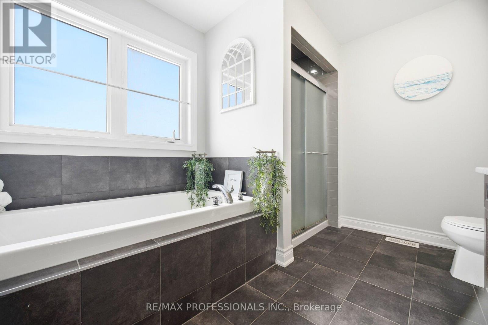 5 Mugford Crescent, Brampton, Ontario  L6Y 6A7 - Photo 32 - W12787414