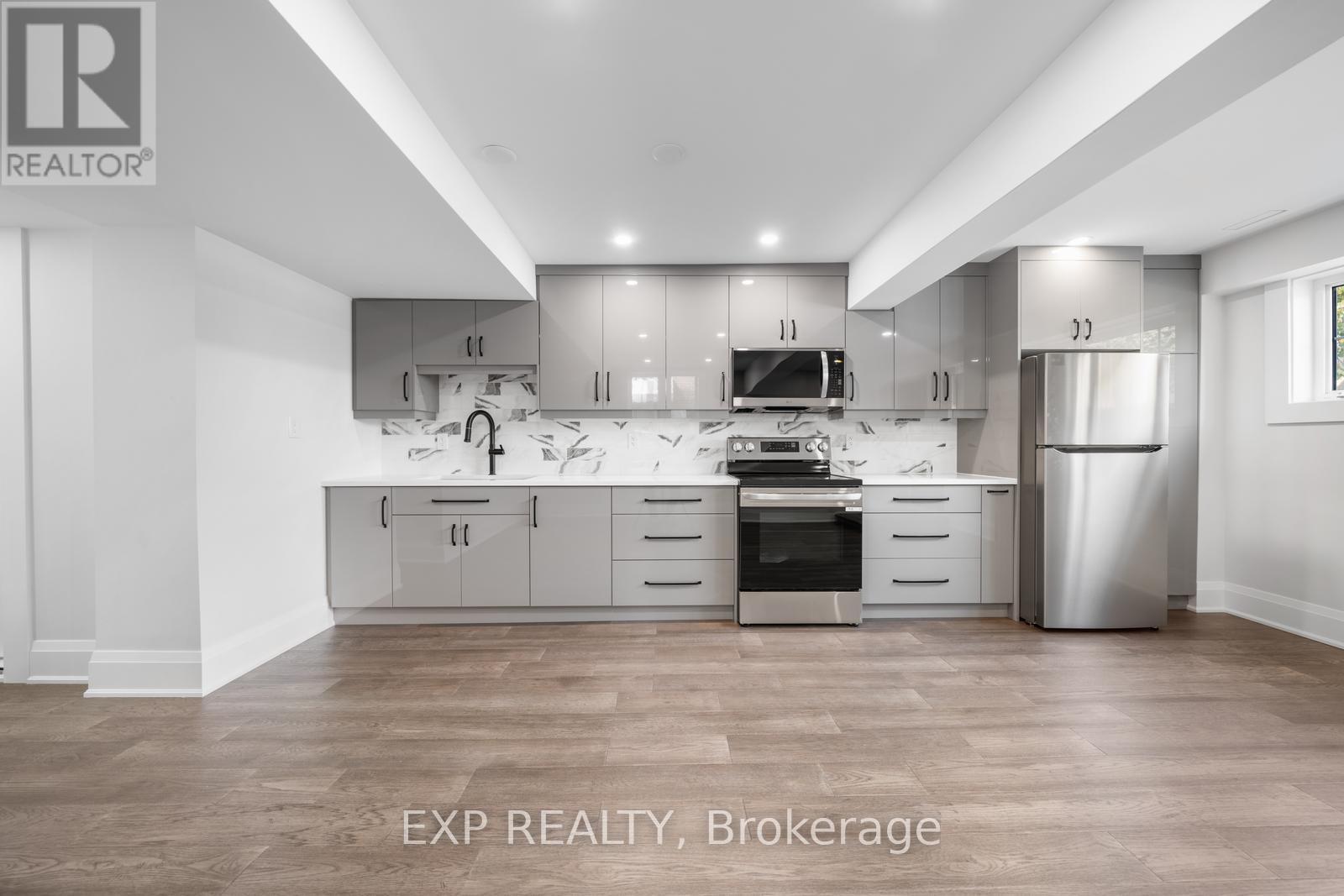 5 Brendwin Road, Toronto (Rockcliffe-Smythe), Ontario  M6N 4V6 - Photo 19 - W12843682