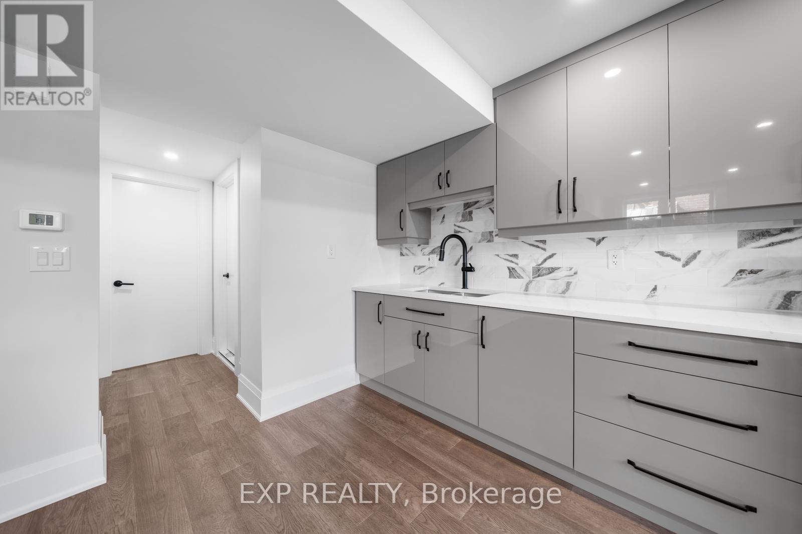 5 Brendwin Road, Toronto (Rockcliffe-Smythe), Ontario  M6N 4V6 - Photo 20 - W12843682