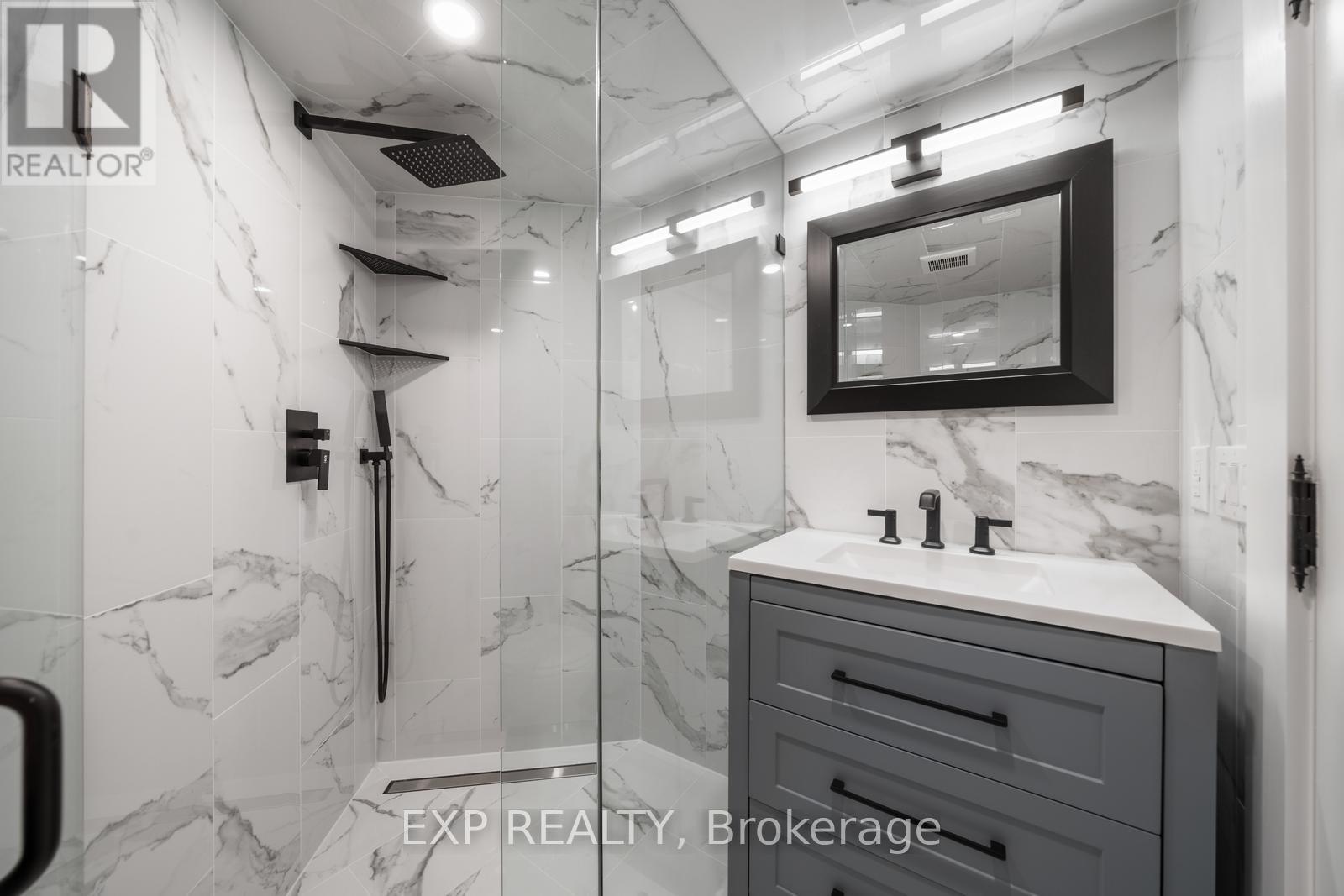 5 Brendwin Road, Toronto (Rockcliffe-Smythe), Ontario  M6N 4V6 - Photo 25 - W12843682