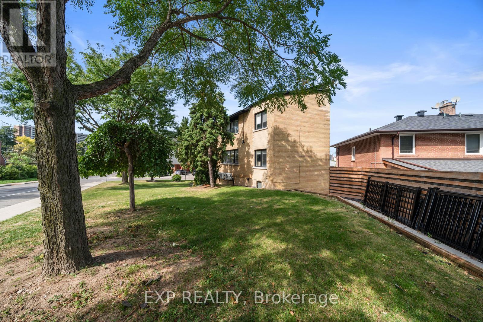 5 Brendwin Road, Toronto (Rockcliffe-Smythe), Ontario  M6N 4V6 - Photo 30 - W12843682