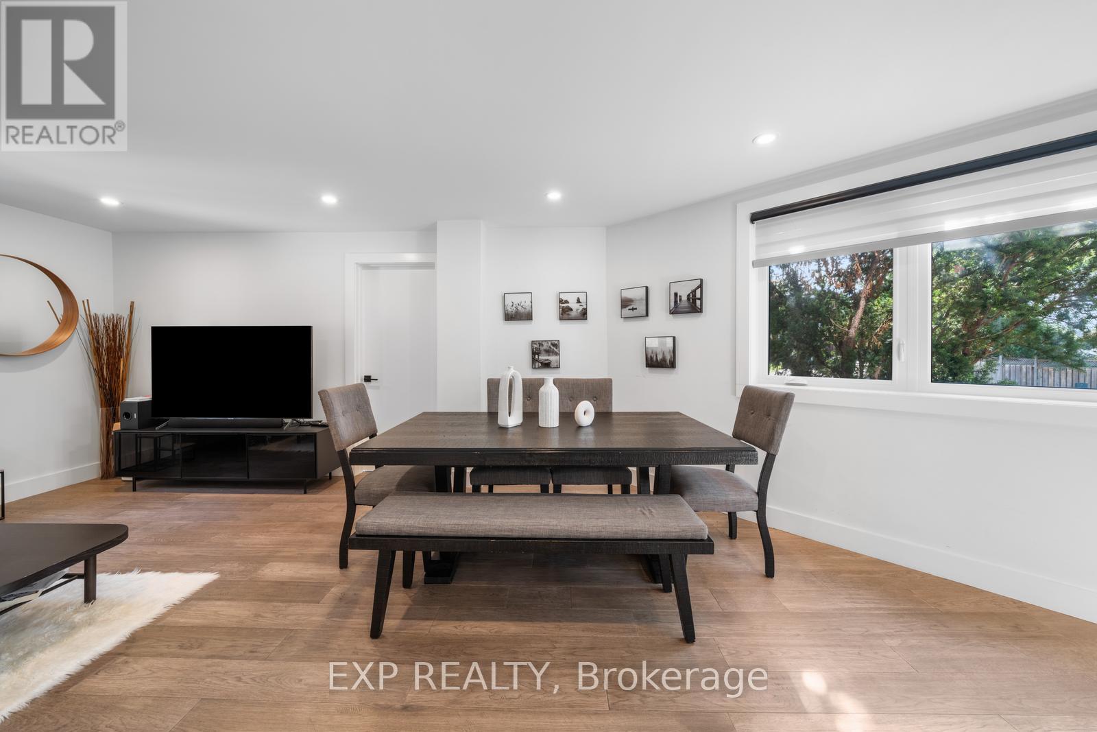 5 Brendwin Road, Toronto (Rockcliffe-Smythe), Ontario  M6N 4V6 - Photo 7 - W12843682