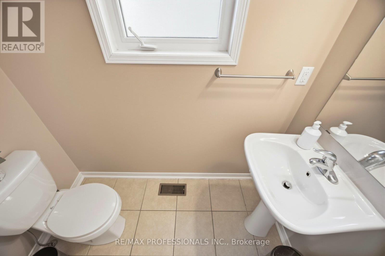 56 Lightcatcher Circle, Brampton, Ontario  L6P 3P5 - Photo 20 - W12827680