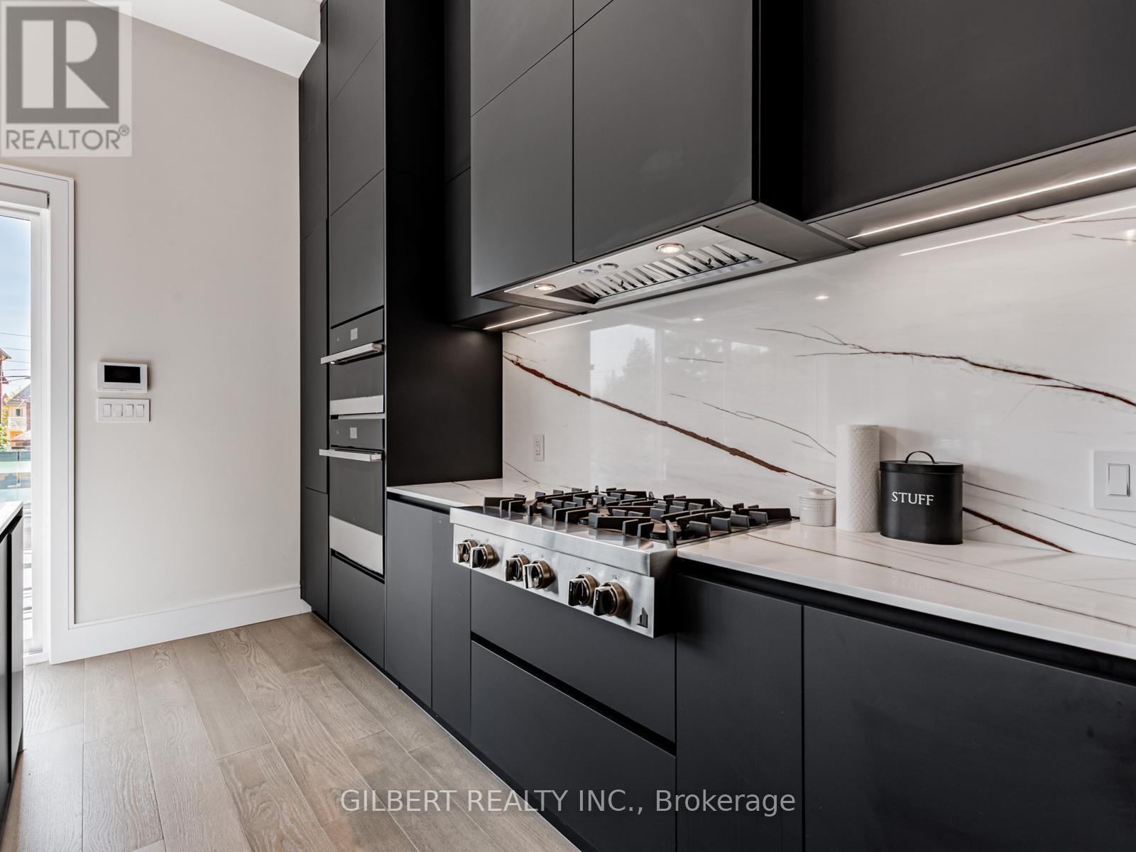 485 Ridelle Avenue, Toronto (Briar Hill-Belgravia), Ontario  M6B 1K6 - Photo 12 - W12843740