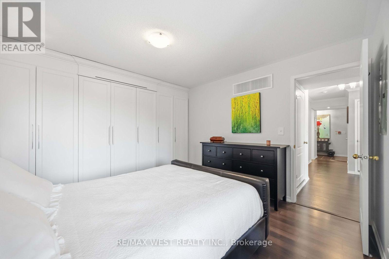 6 - 133 Isaac Devins Boulevard, Toronto, Ontario  M9M 0C4 - Photo 16 - W12843762