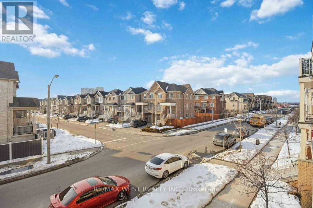 6 - 133 Isaac Devins Boulevard, Toronto, Ontario  M9M 0C4 - Photo 23 - W12843762