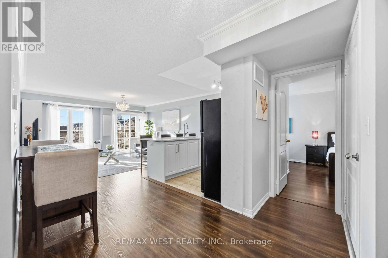 6 - 133 Isaac Devins Boulevard, Toronto, Ontario  M9M 0C4 - Photo 7 - W12843762