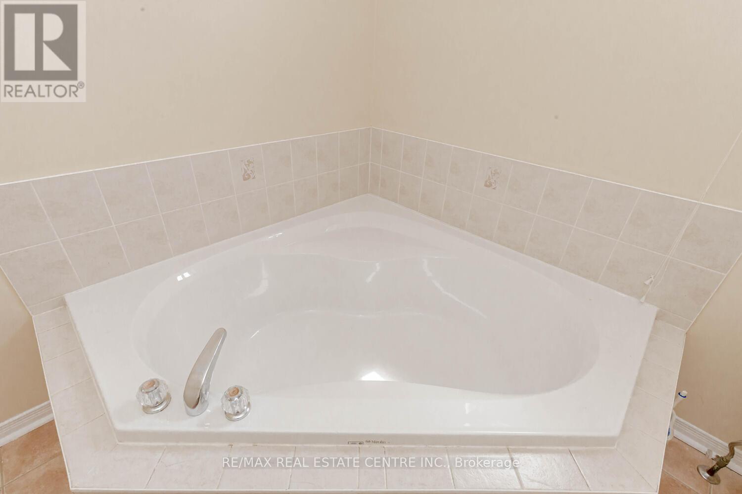 6 Porchlight Road, Brampton, Ontario  L6X 4S3 - Photo 36 - W12843776