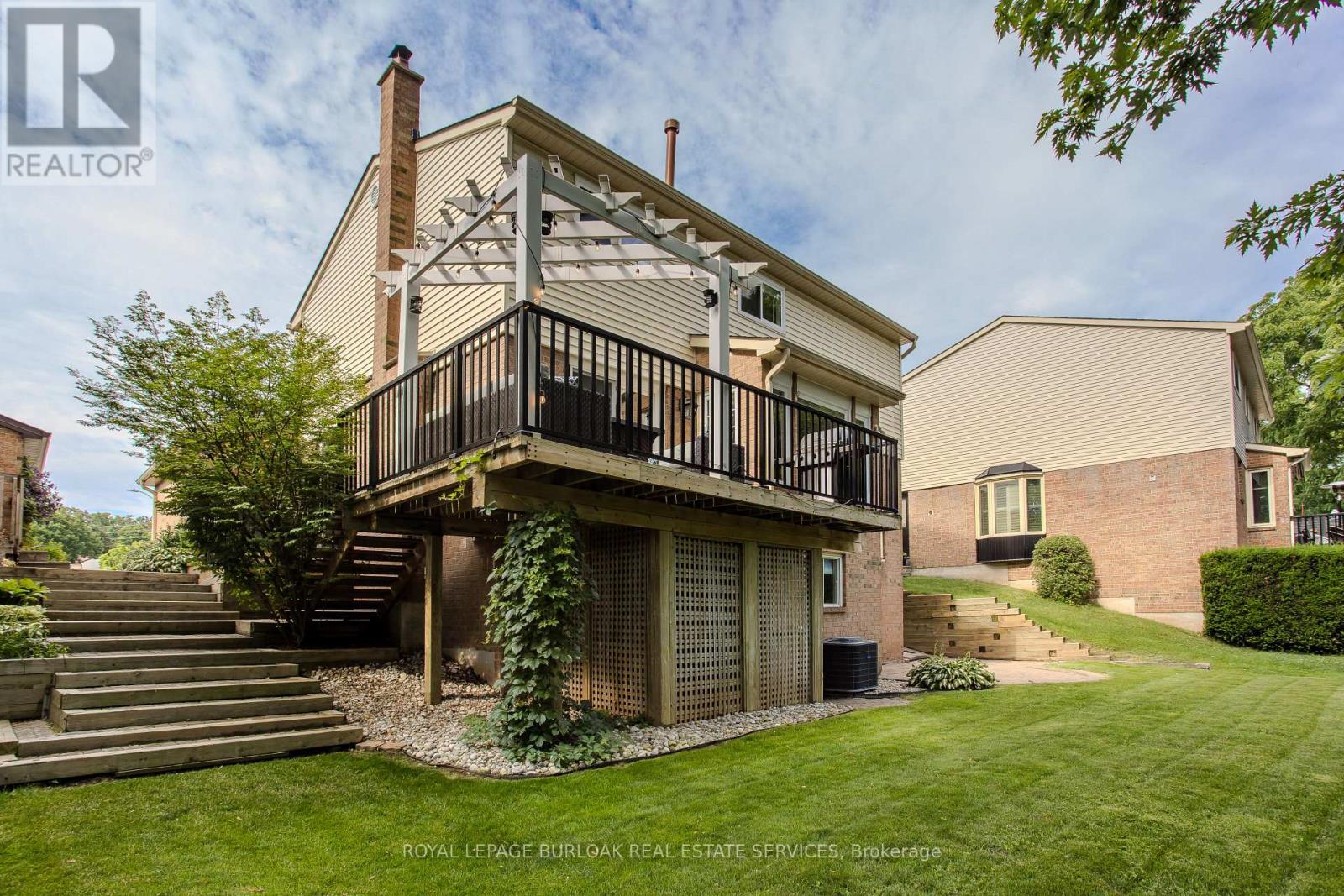 2117 Fallingbrook Court, Burlington (Headon), Ontario  L7M 2Y6 - Photo 4 - W12843822