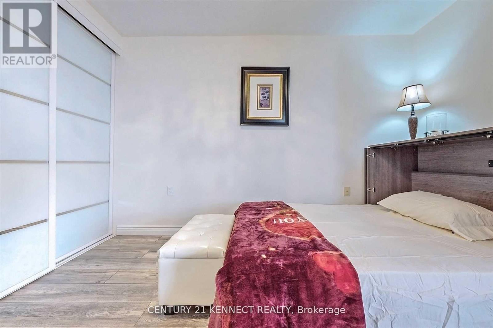 1203 - 200 Burnhamthorpe Road E, Mississauga, Ontario  L5A 4L4 - Photo 21 - W12843880