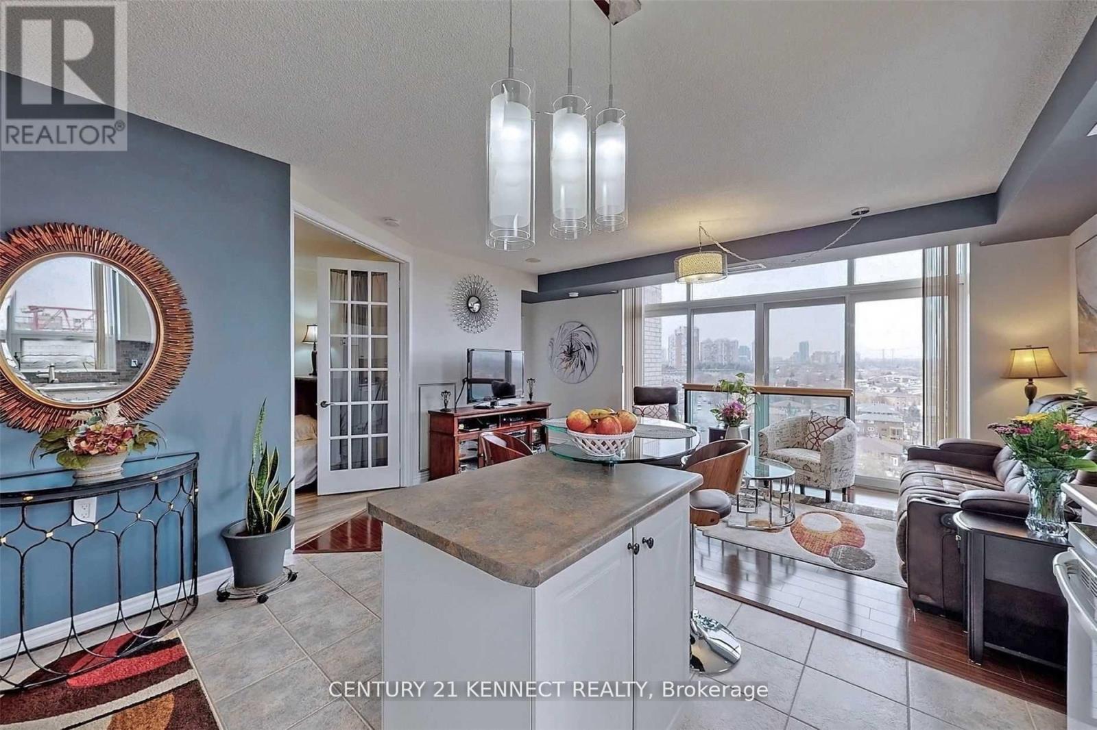 1203 - 200 Burnhamthorpe Road E, Mississauga, Ontario  L5A 4L4 - Photo 8 - W12843880