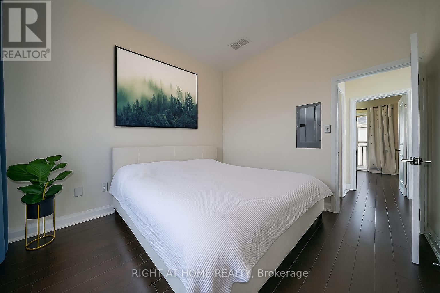 18 - 3077 Cawthra Road, Mississauga, Ontario  L5A 2X4 - Photo 10 - W12843906