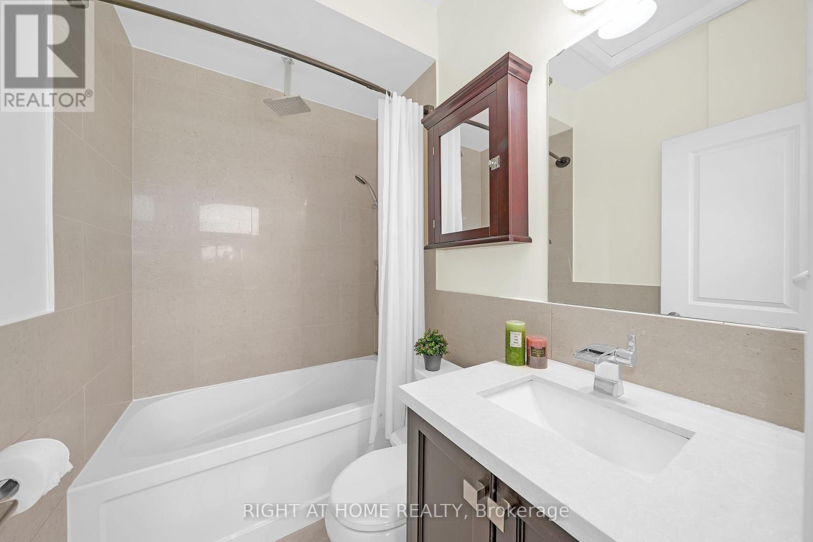 18 - 3077 Cawthra Road, Mississauga, Ontario  L5A 2X4 - Photo 11 - W12843906