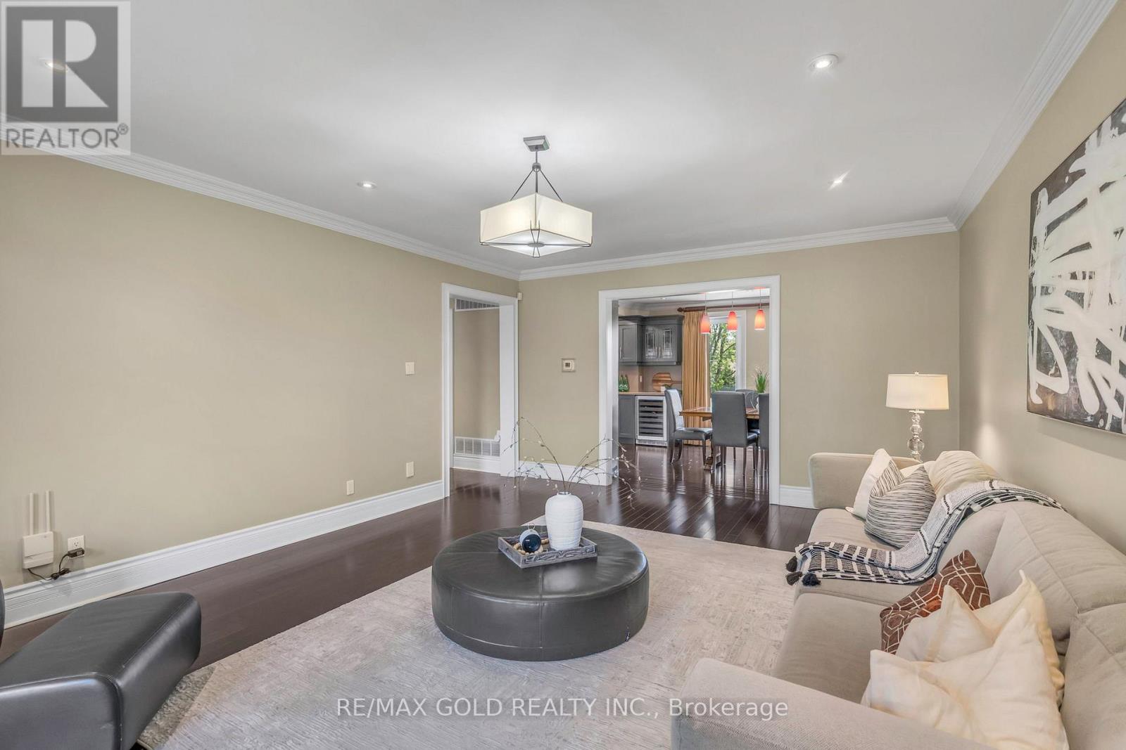 22 Tortoise Court, Brampton (Vales Of Castlemore), Ontario  L6P 0A1 - Photo 17 - W12843936