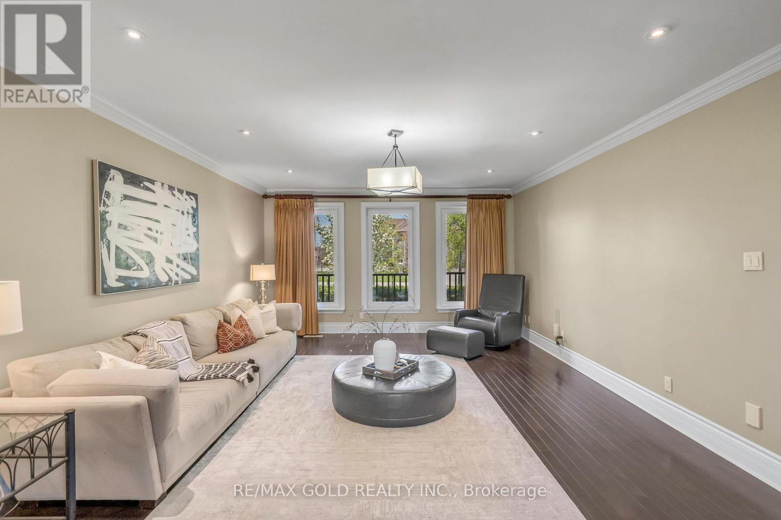 22 Tortoise Court, Brampton (Vales Of Castlemore), Ontario  L6P 0A1 - Photo 18 - W12843936