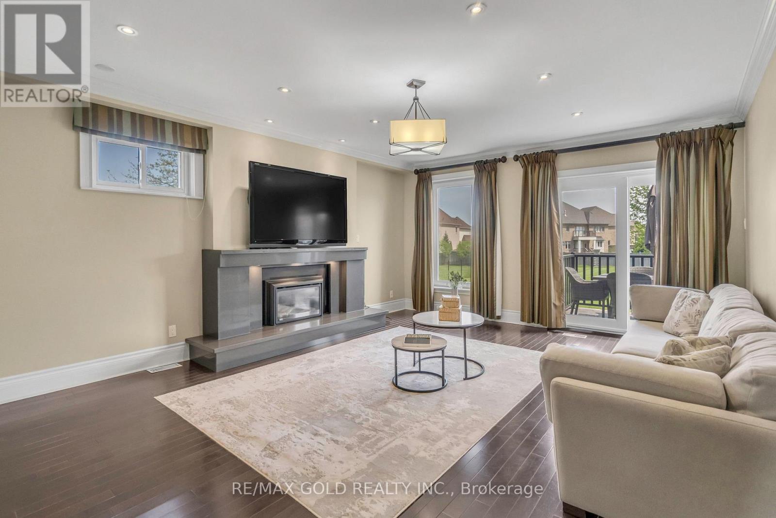 22 Tortoise Court, Brampton (Vales Of Castlemore), Ontario  L6P 0A1 - Photo 21 - W12843936