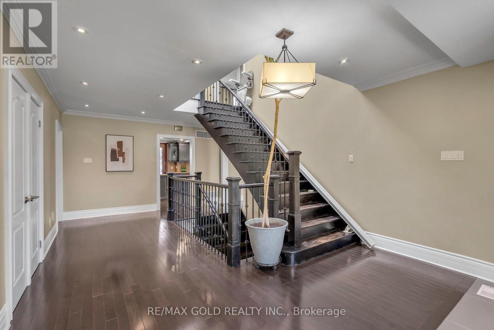 22 Tortoise Court, Brampton (Vales Of Castlemore), Ontario  L6P 0A1 - Photo 24 - W12843936