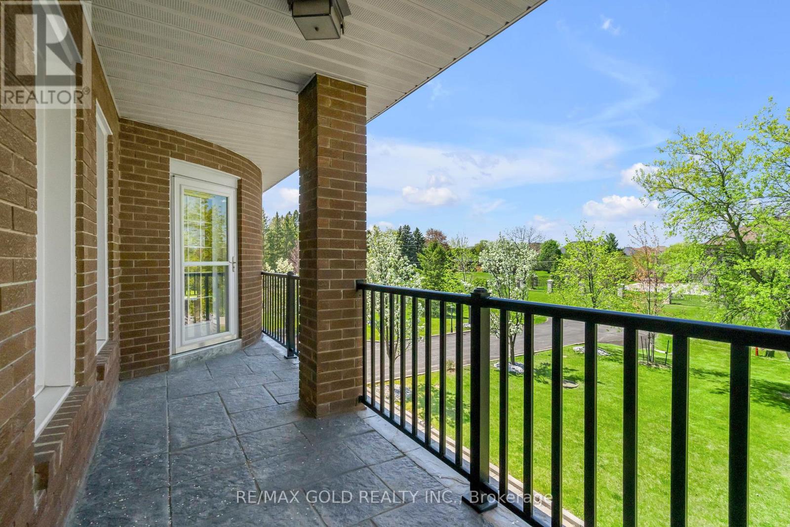 22 Tortoise Court, Brampton (Vales Of Castlemore), Ontario  L6P 0A1 - Photo 39 - W12843936