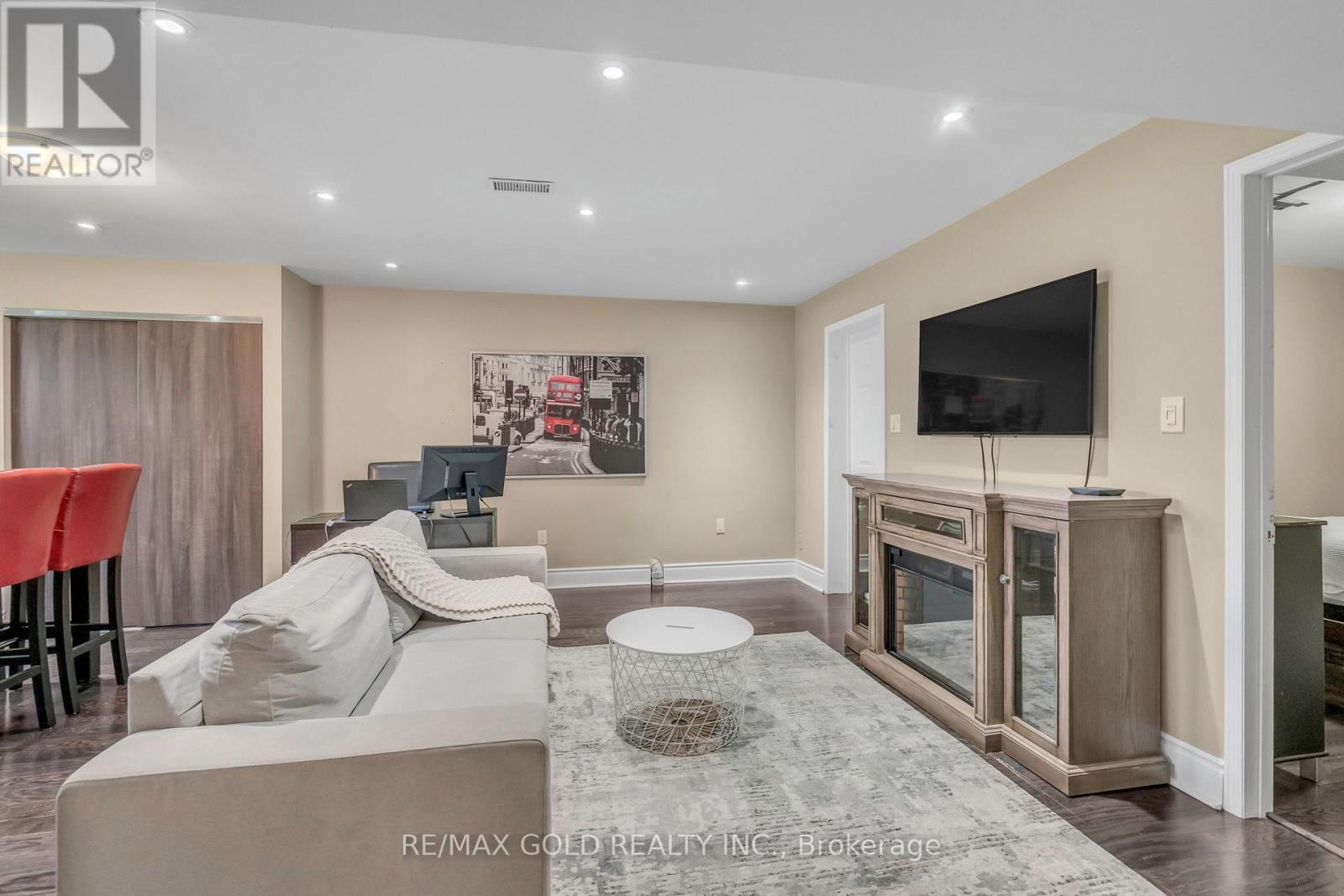 22 Tortoise Court, Brampton (Vales Of Castlemore), Ontario  L6P 0A1 - Photo 45 - W12843936