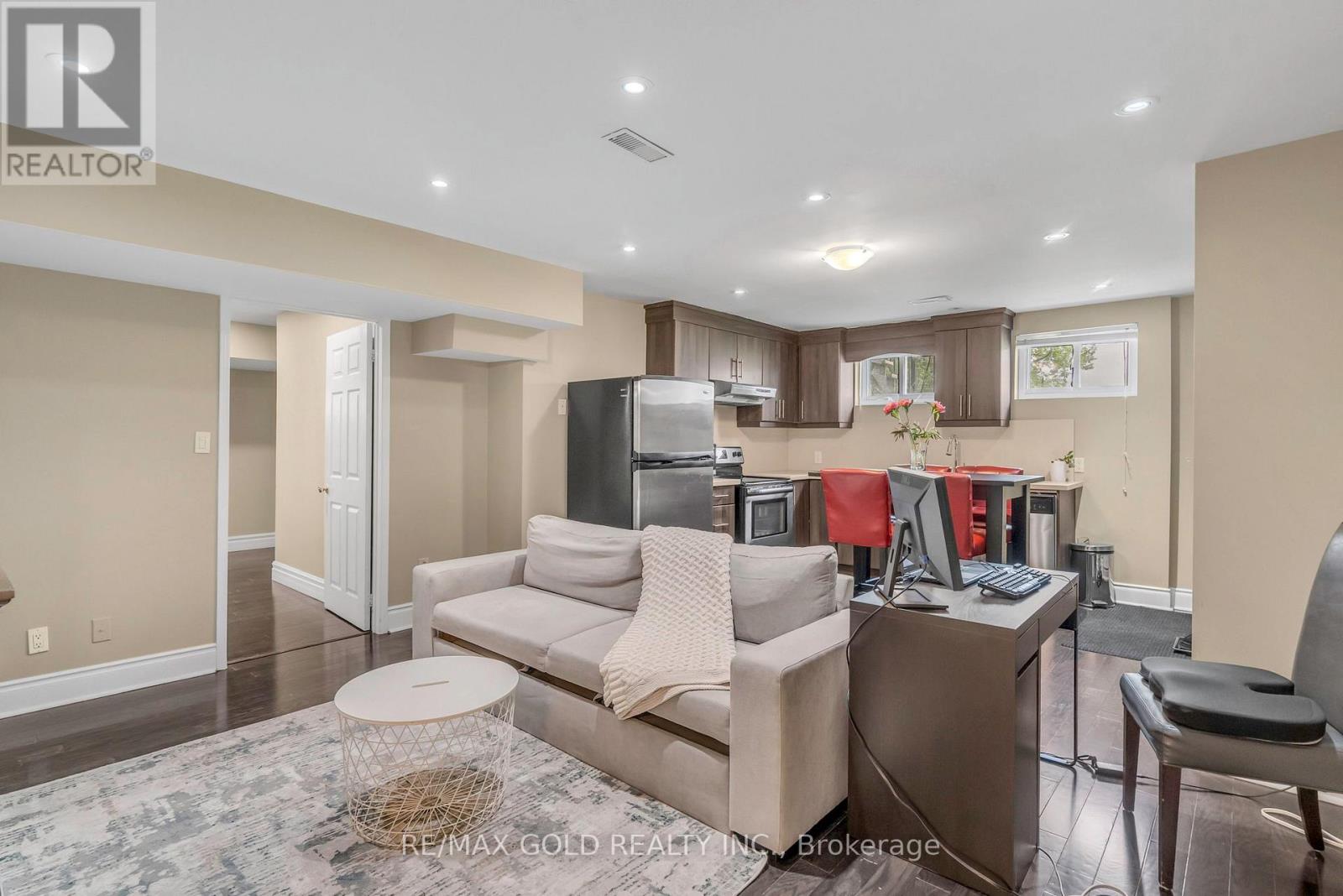 22 Tortoise Court, Brampton (Vales Of Castlemore), Ontario  L6P 0A1 - Photo 46 - W12843936