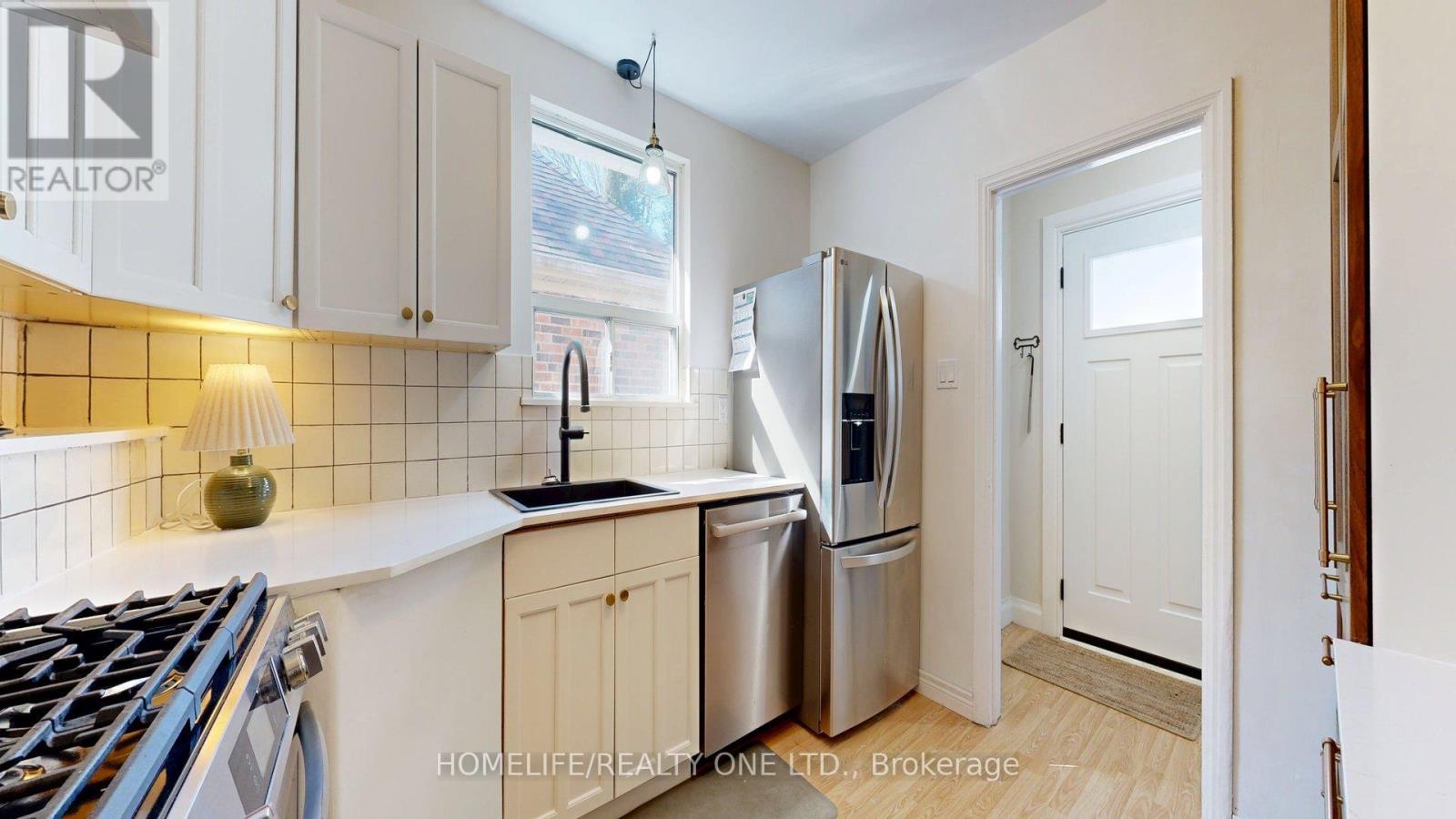 247 Berry Road, Toronto, Ontario  M8Y 1X8 - Photo 20 - W12843962