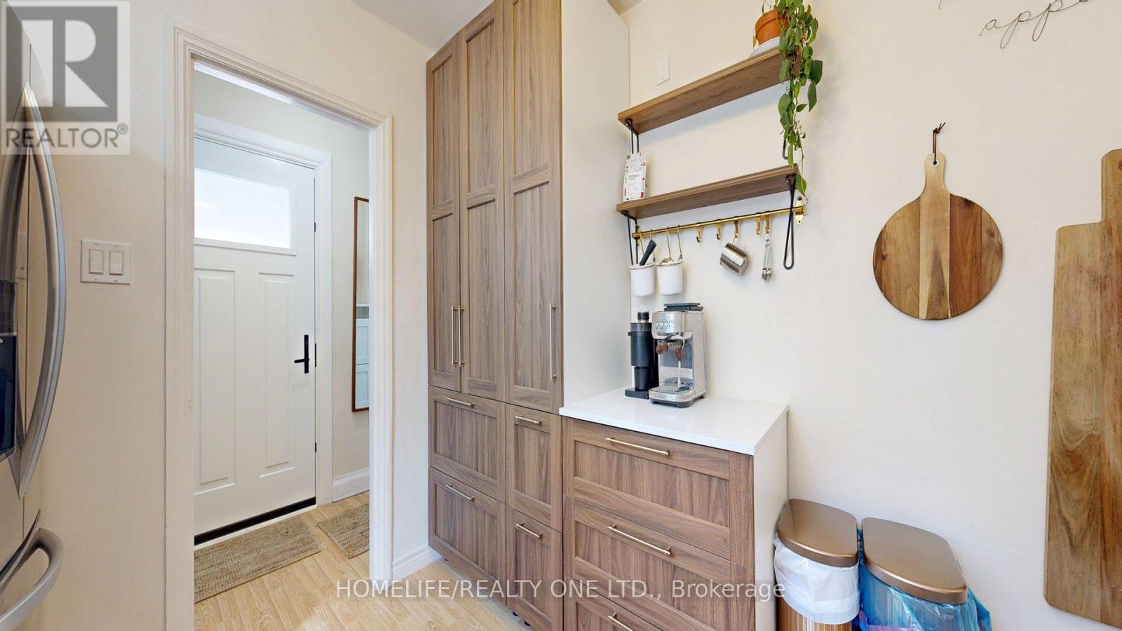 247 Berry Road, Toronto, Ontario  M8Y 1X8 - Photo 21 - W12843962