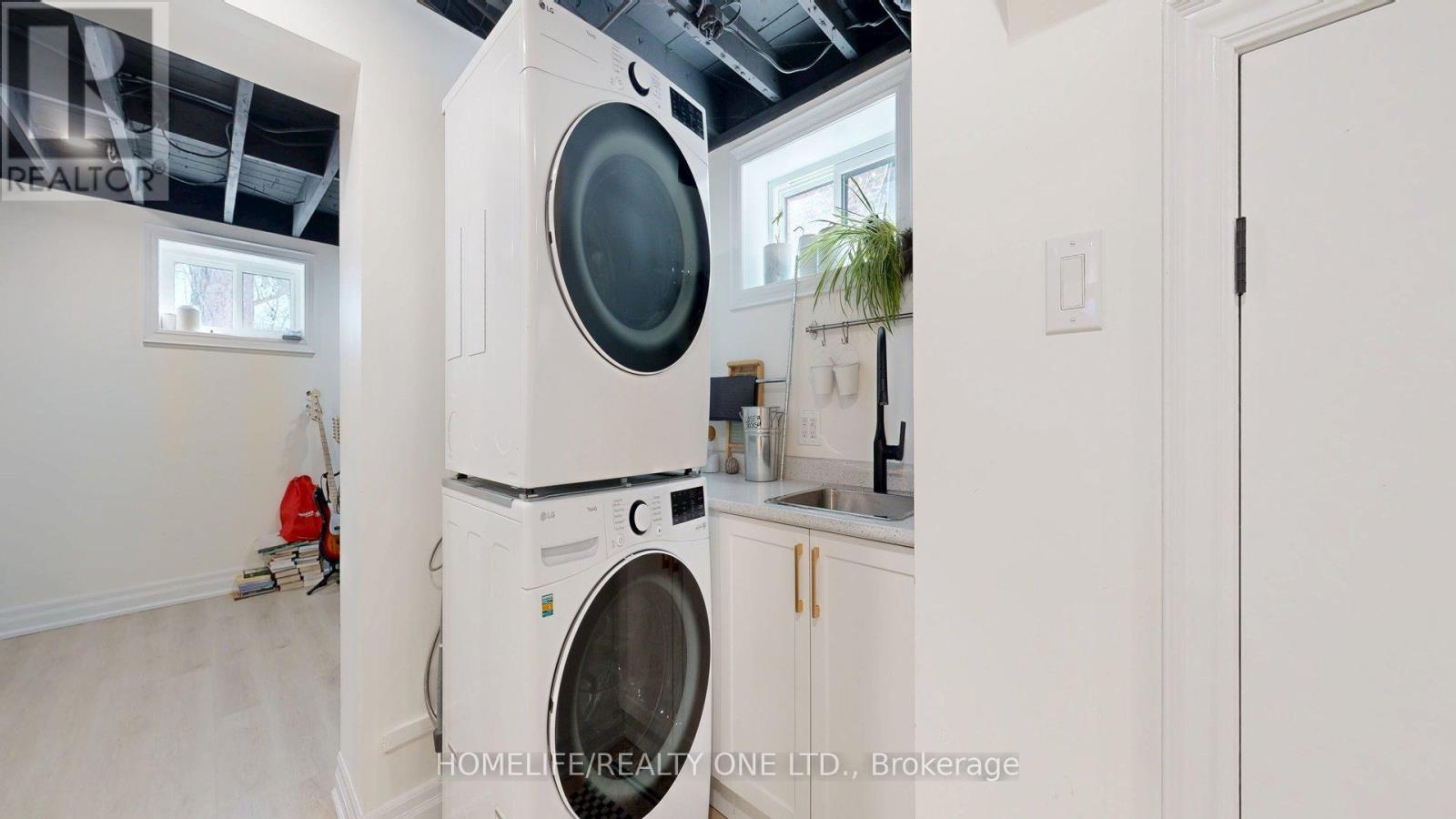 247 Berry Road, Toronto, Ontario  M8Y 1X8 - Photo 29 - W12843962