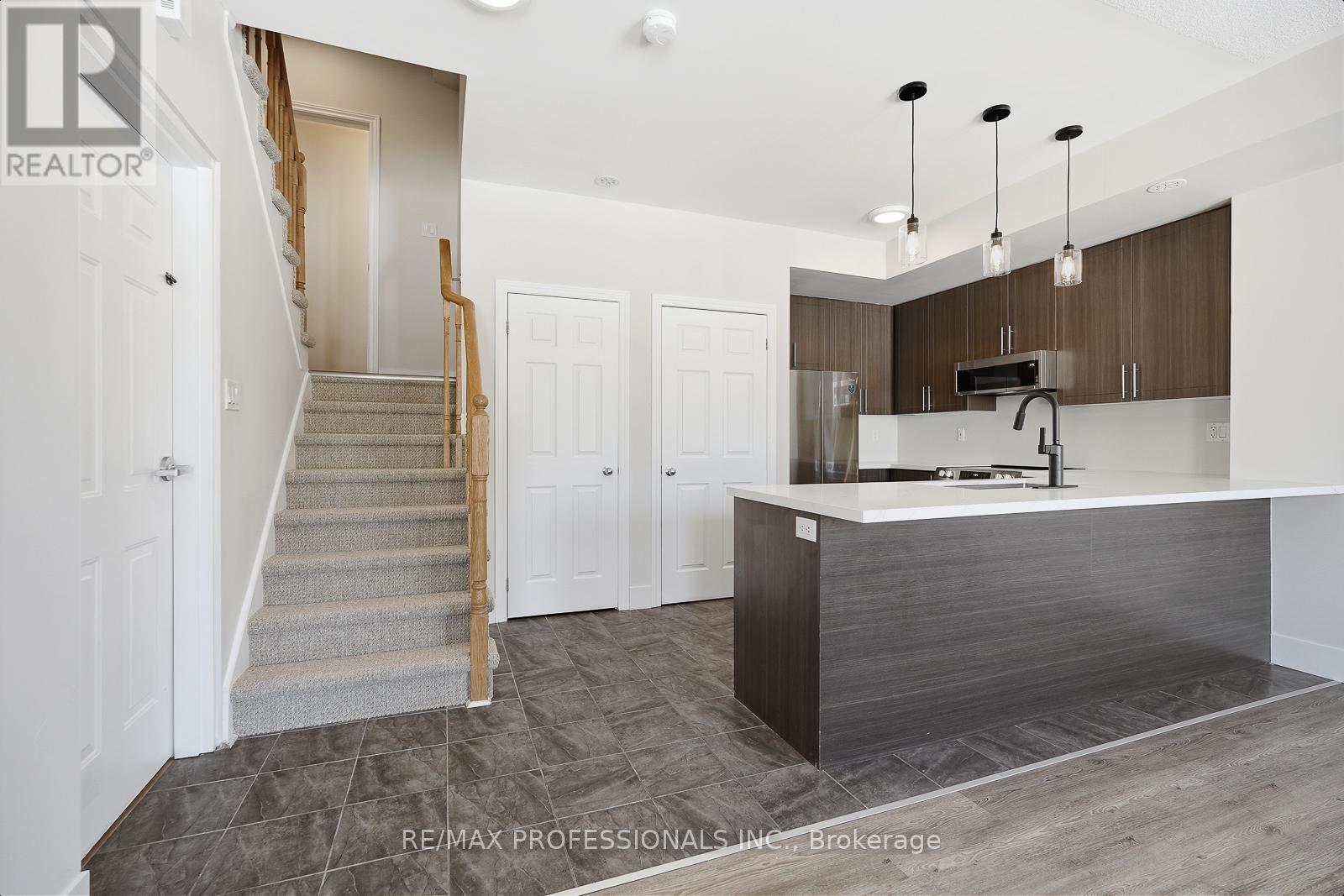 3-04 - 2420 Baronwood Drive, Oakville, Ontario  L6M 0X6 - Photo 10 - W12843964