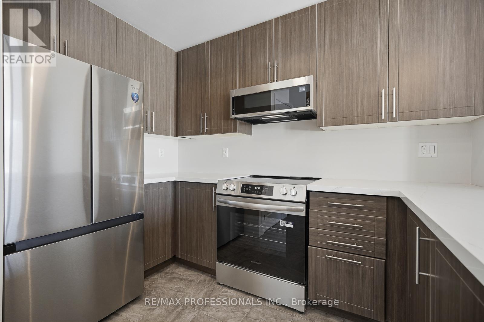 3-04 - 2420 Baronwood Drive, Oakville, Ontario  L6M 0X6 - Photo 15 - W12843964